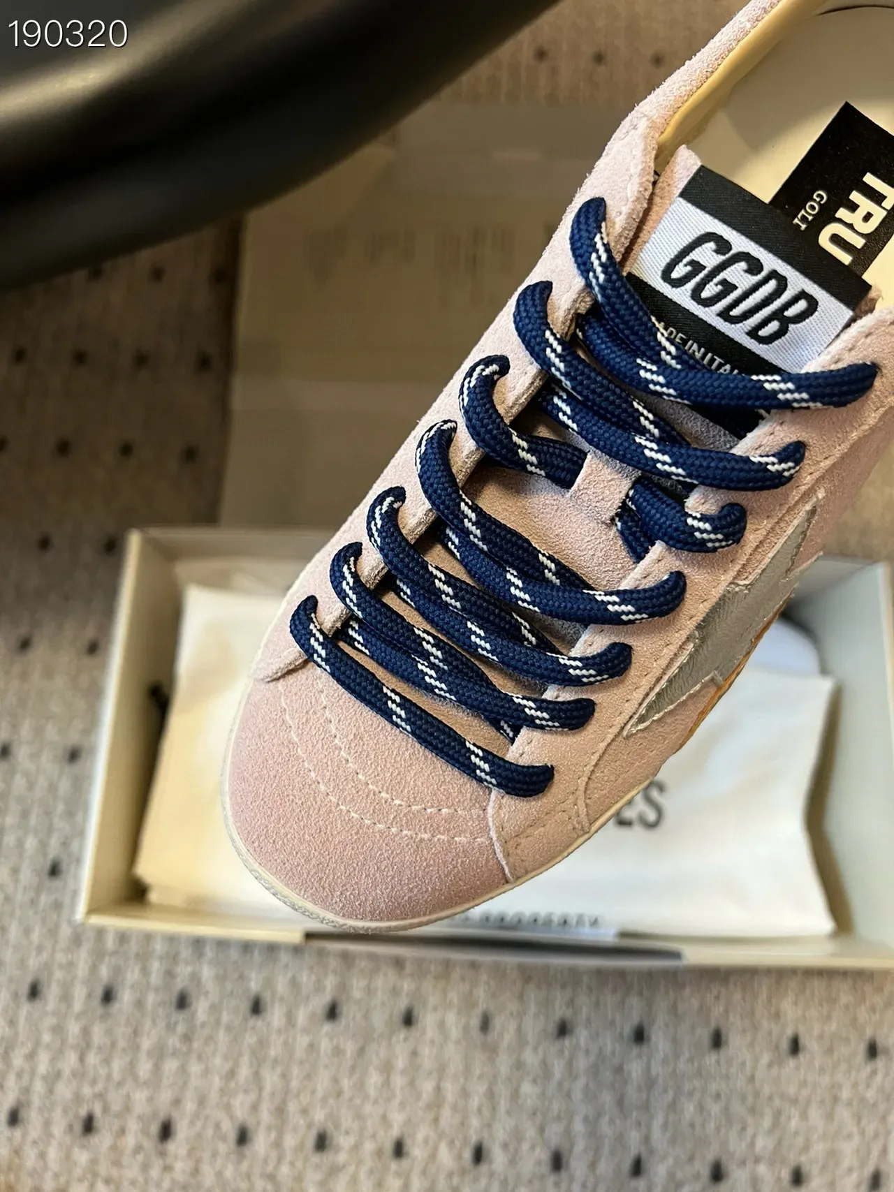 Golden Goose Super-Star धूलिया गुलाबी चमड़े की लाइफस्टाइल स्नीकर 4