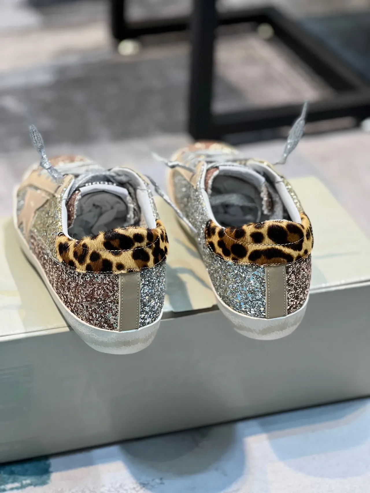 Golden Goose Superstar حذاء رياضي لايف ستايل لامع ونمط الفهد 8