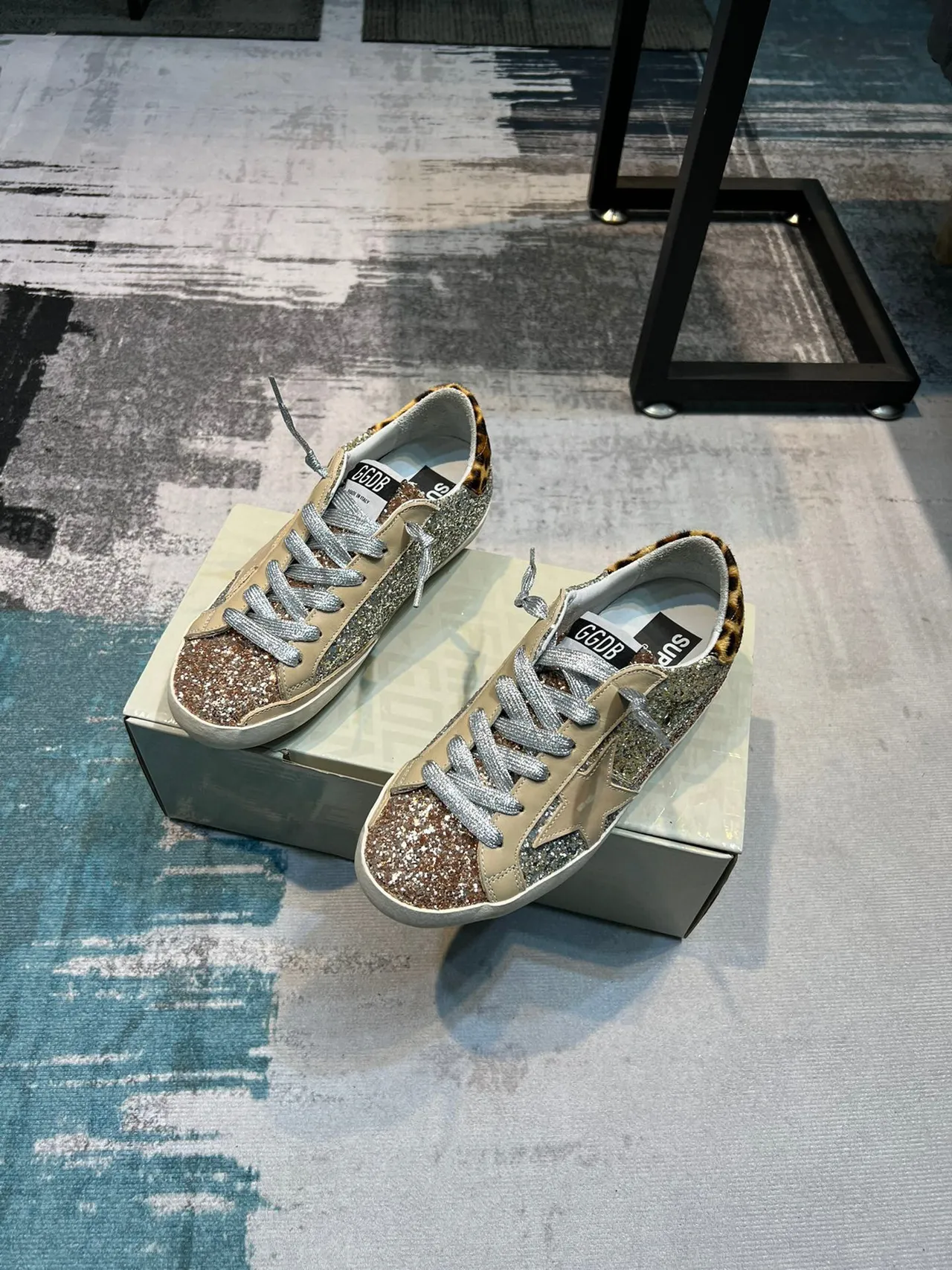 Golden Goose Superstar حذاء رياضي لايف ستايل لامع ونمط الفهد 3