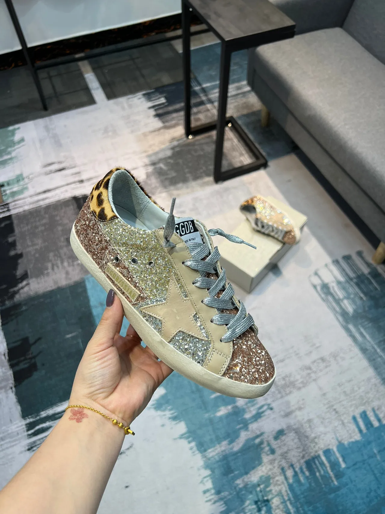 Golden Goose Superstar حذاء رياضي لايف ستايل لامع ونمط الفهد 5
