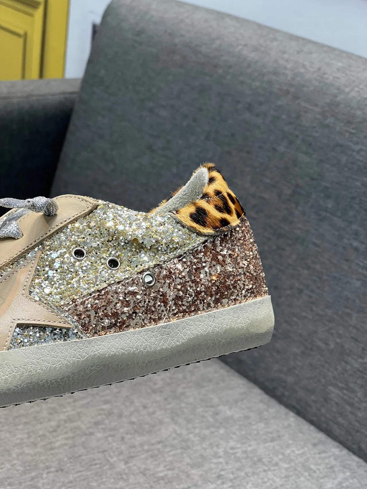Golden Goose Superstar حذاء رياضي لايف ستايل لامع ونمط الفهد 6
