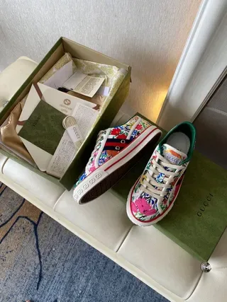 Gucci Ace Sneakers Lifestyle à l'impression florale et rayures web 1