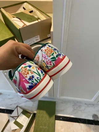 Gucci Ace Sneakers Lifestyle à l'impression florale et rayures web 7