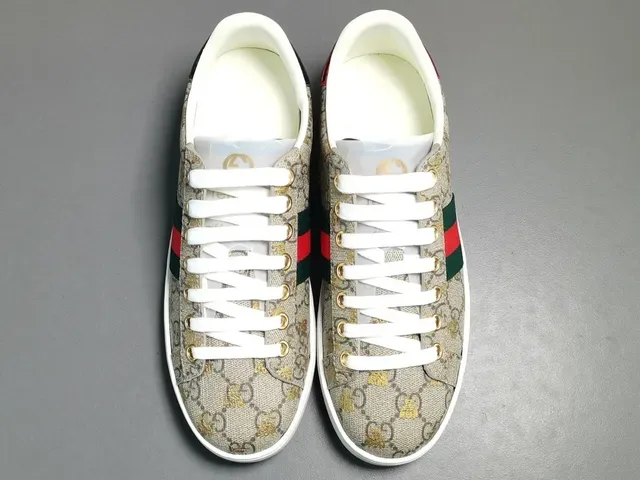 Gucci Ace GG Supreme Beige Green Red Web حذاء سنيكرز لايف ستايل 2