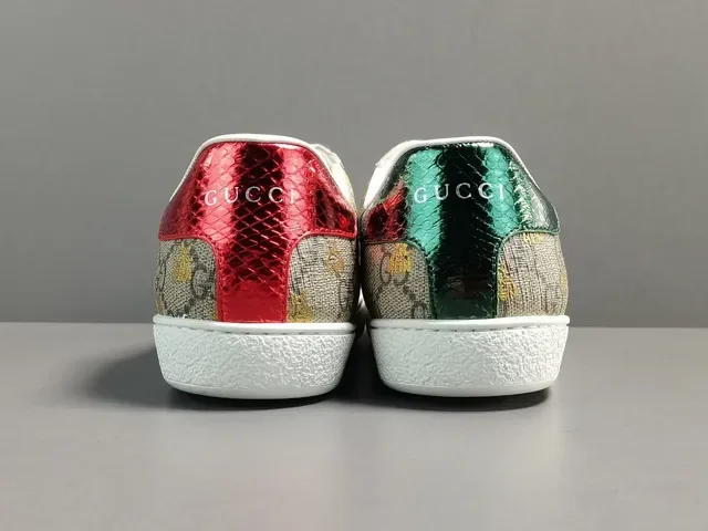 Gucci Ace GG Supreme Beige Green Red Web حذاء سنيكرز لايف ستايل 7