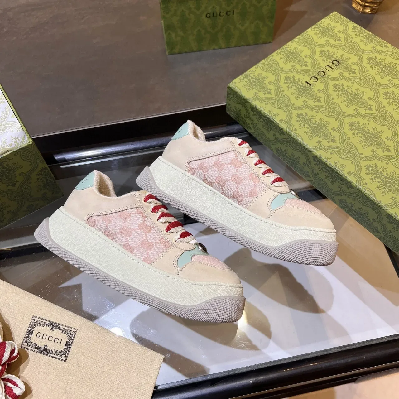 Gucci Ace rose et beige GG Jacquard Lifestyle Sneakers 4