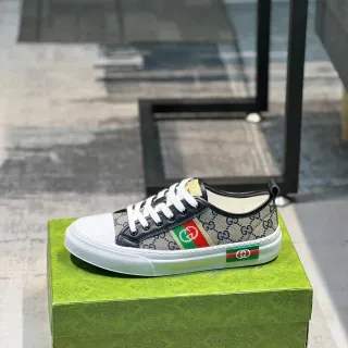 Gucci 米白黑 GG Monogram 帆布 Web Stripe 生活方式运动鞋