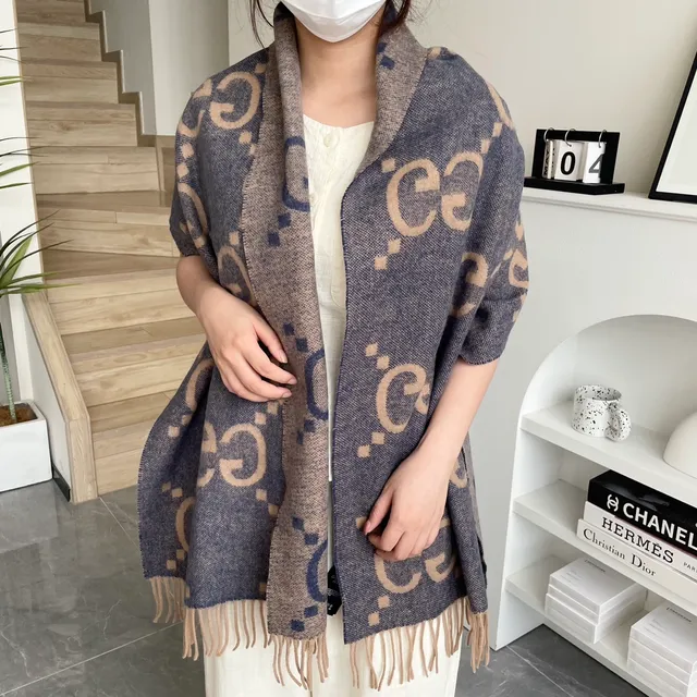 Gucci 米色蓝色 编织几何图案 羊绒围巾 2