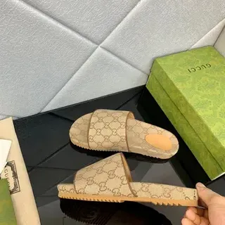 Gucci Beige Marrón GG Monogram Canvas Single-Strap Slide Sandalias