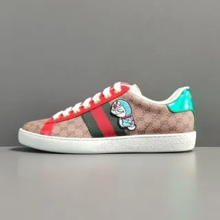 Zapatillas lifestyle Gucci en lona con monograma GG beige multicolor y detalle de franja Web