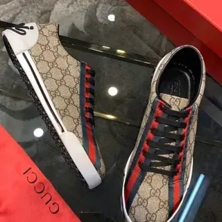 Gucci Zapatillas Lifestyle Beige Rojo GG Monograma Lona Rayas Web