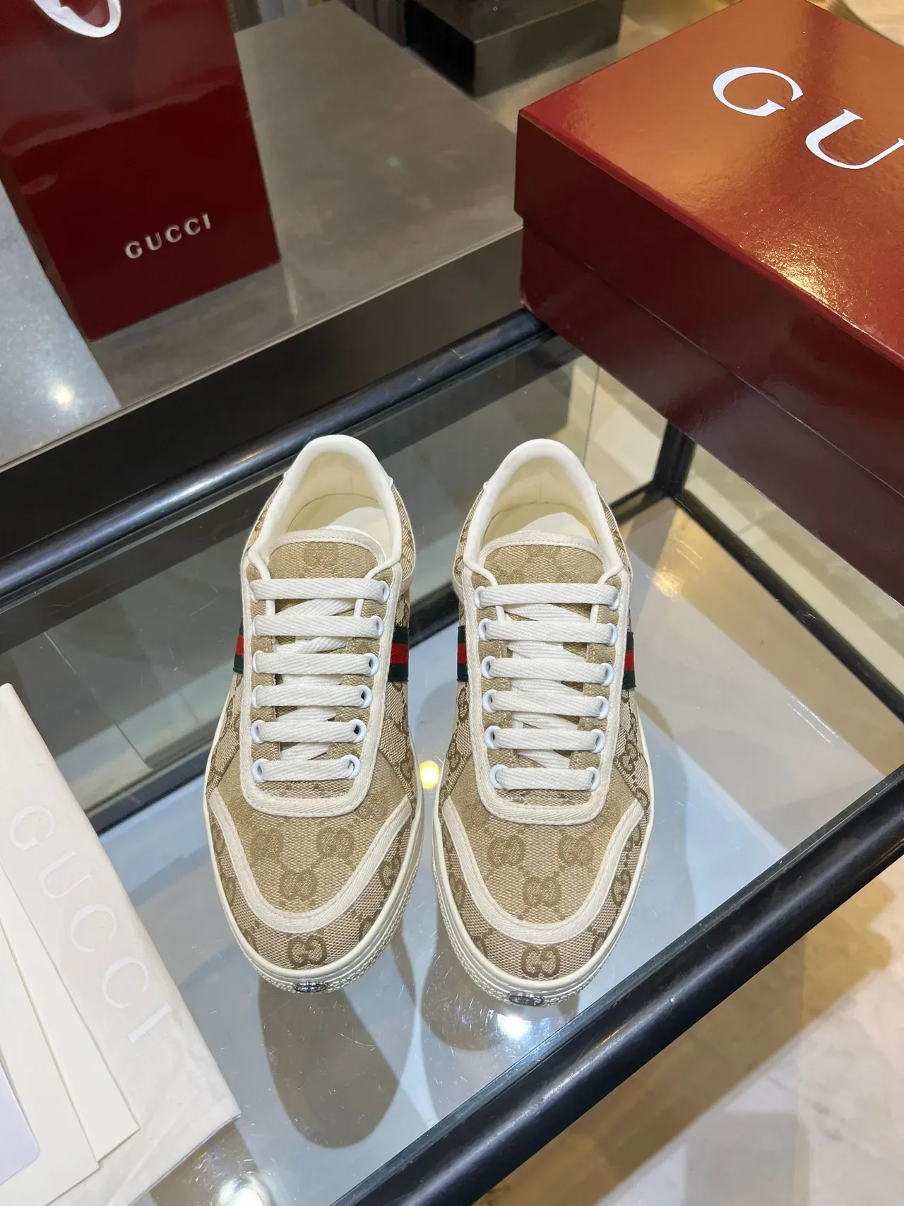 Gucci Beige Blanc GG Monogram Toile Bande Web Détail Sneakers Lifestyle 2