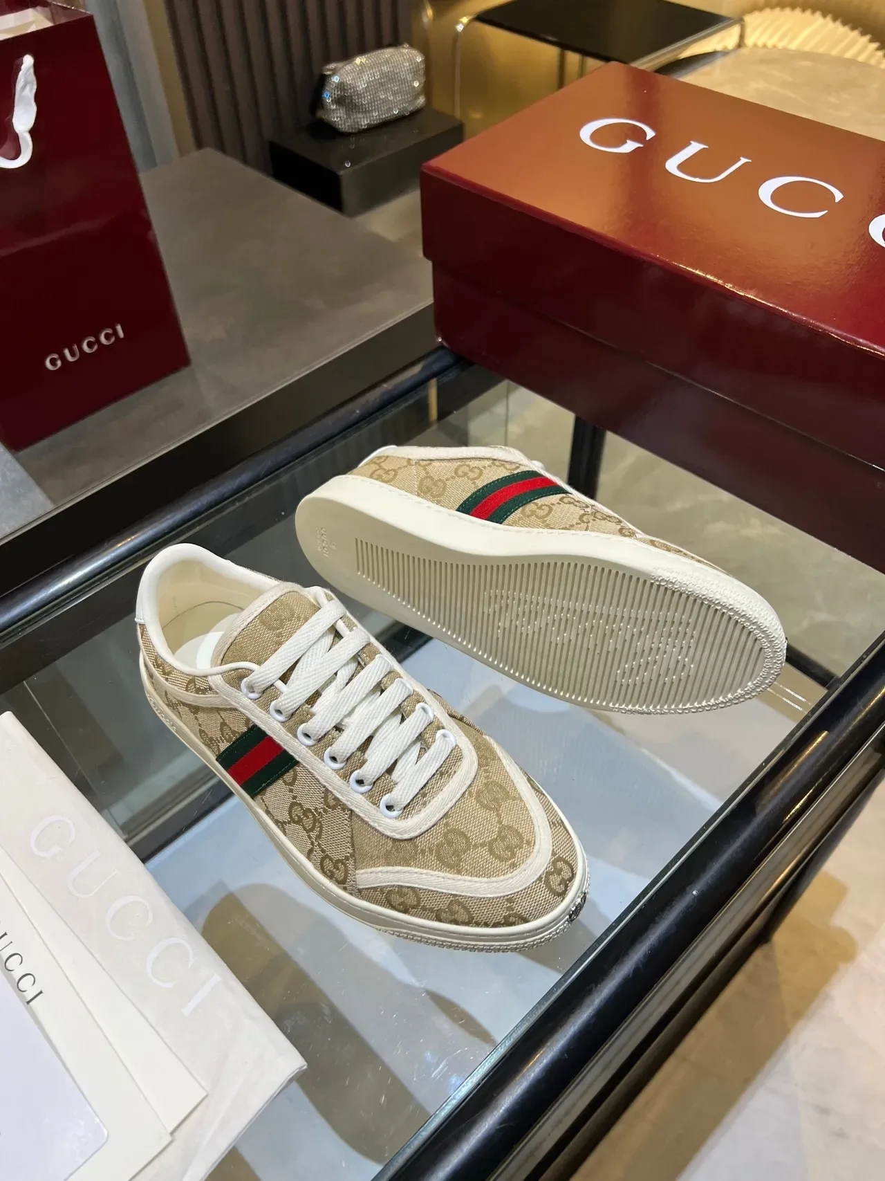 Gucci Beige Blanc GG Monogram Toile Bande Web Détail Sneakers Lifestyle 4