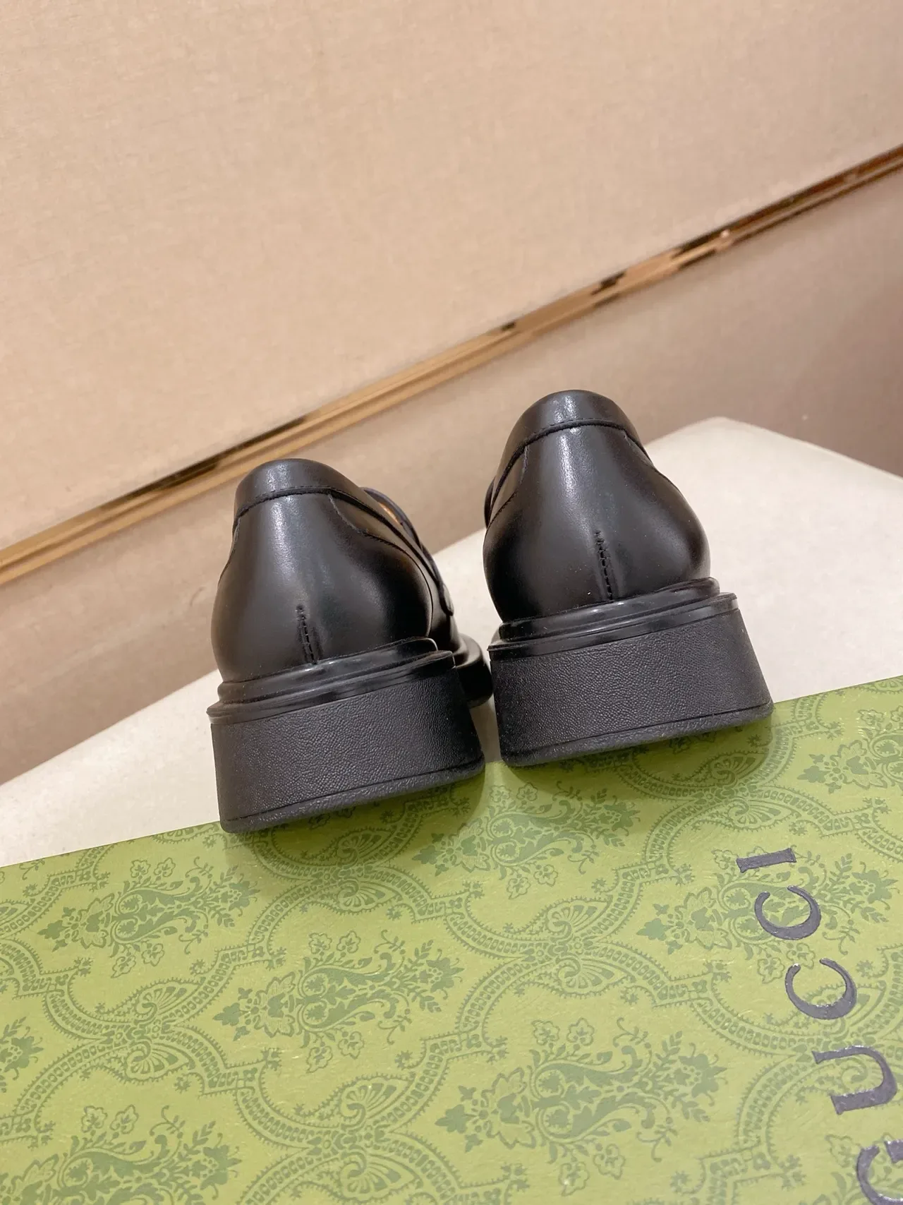 Gucci Black Beige GG-Embossed Leather Penny Strap Loafer 3