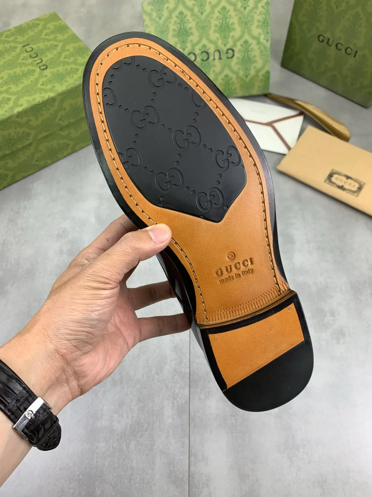Gucci Zapatos Oxford Negro Verde Cuero Alto Brillo Punta Redonda 3