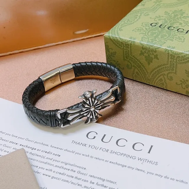 Gucci Bracelete Couro Trançado Preto Prata Motivo Cruz Metal 2