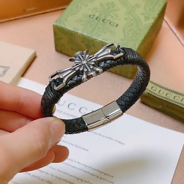 Gucci Bracelete Couro Trançado Preto Prata Motivo Cruz Metal 3