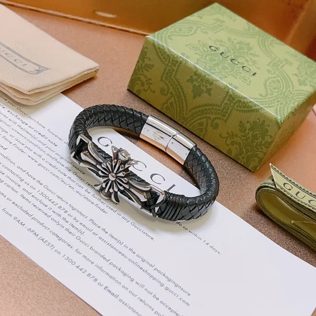 Gucci Bracelete Couro Trançado Preto Prata Motivo Cruz Metal 6