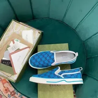 Gucci azul y blanco slip-on GG Monogram Canvas Lifestyle Sneakers