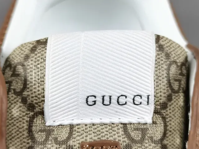 Gucci Marrom Bege GG Monogram Lona Couro Overlays Sneakers Lifestyle 4