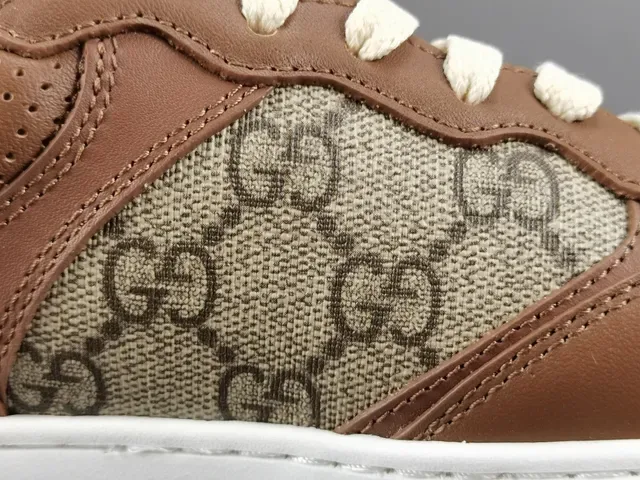 Gucci Marrom Bege GG Monogram Lona Couro Overlays Sneakers Lifestyle 5