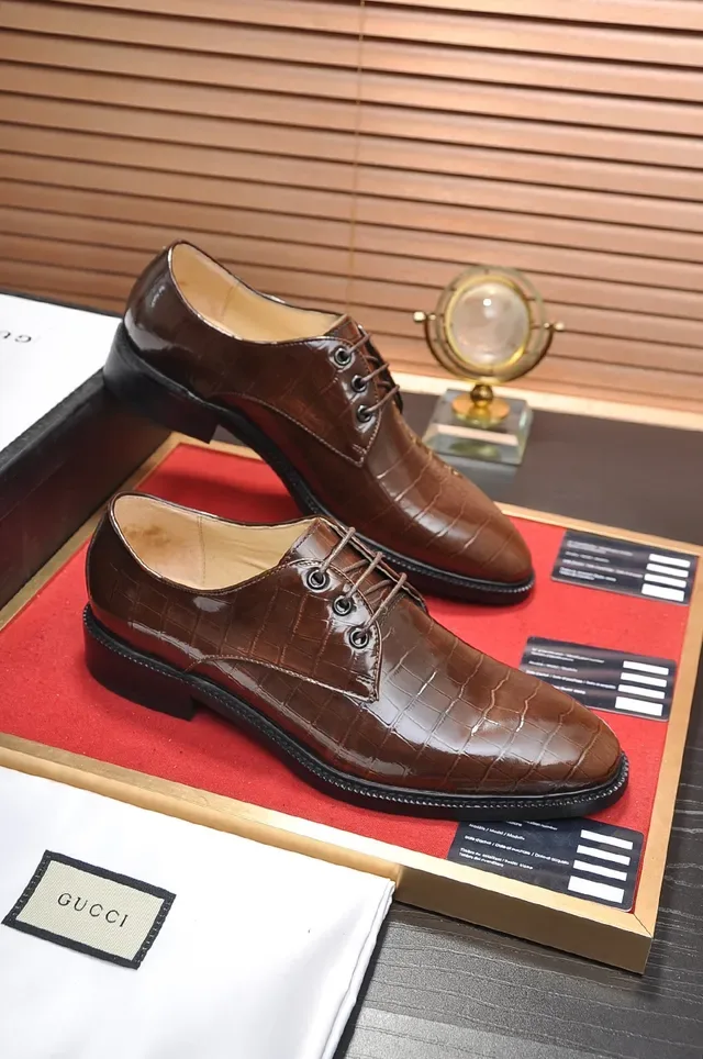 Gucci Zapatos Oxford Marrón con estampado de cocodrilo Cap-Toe 4
