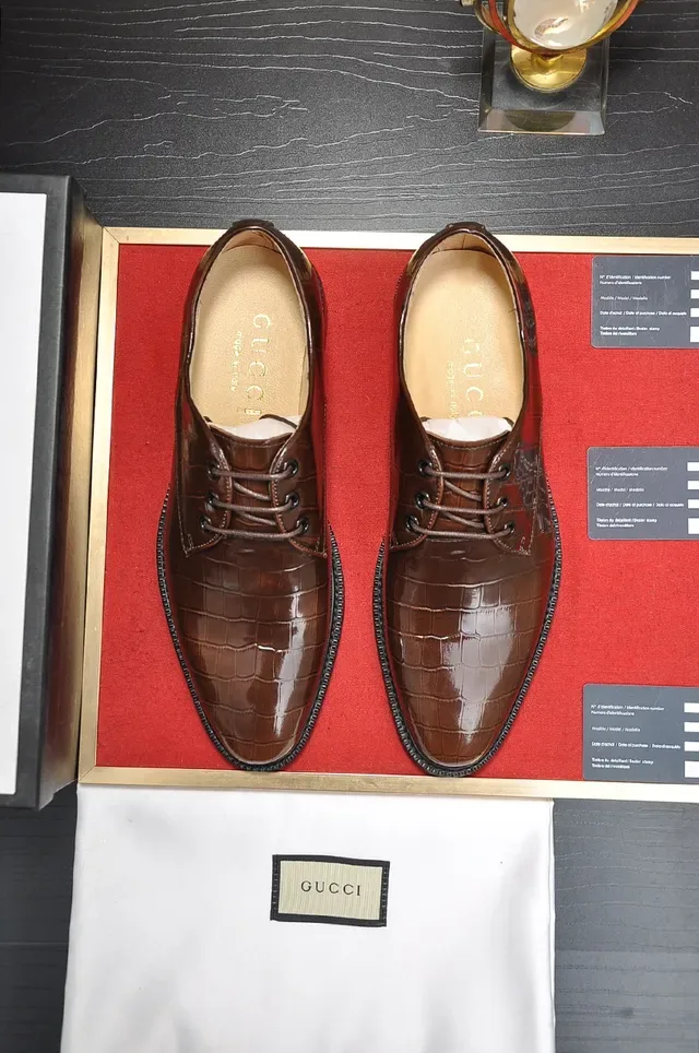 Gucci Zapatos Oxford Marrón con estampado de cocodrilo Cap-Toe 5