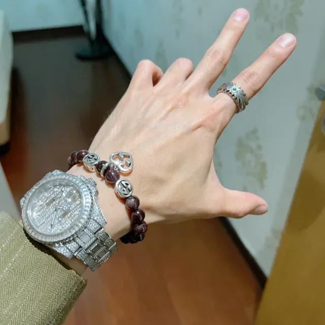 Pulseira Gucci Burdeos com Charms G Interconectados e Contas Prateadas 2