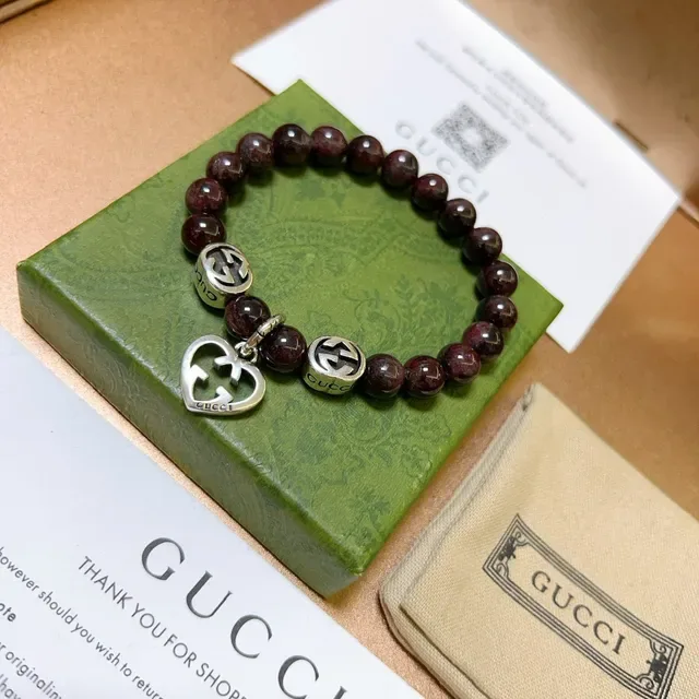 Pulseira Gucci Burdeos com Charms G Interconectados e Contas Prateadas 3