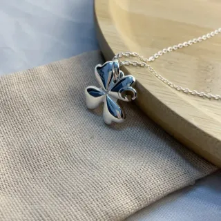 Gucci ক্লোভার মোটিফ পলিশড সিলভার নেকলেস