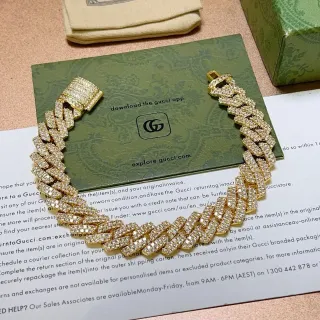 Gucci Crystal-Pave Curb-Link Gold-Tone Bracelet