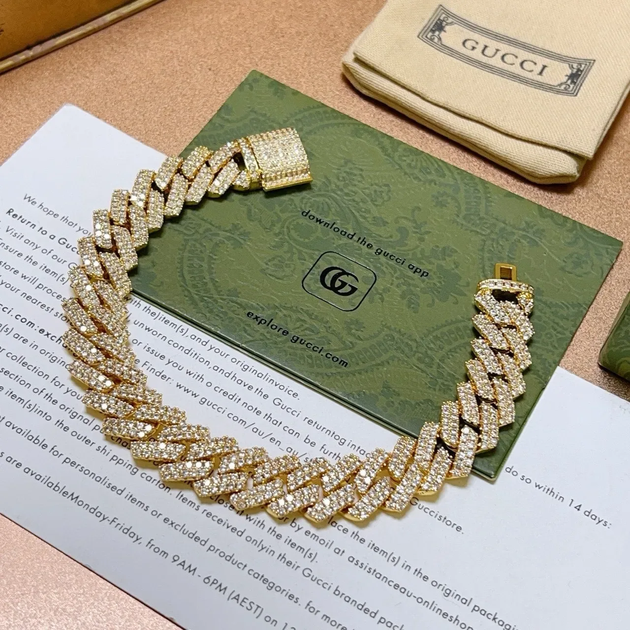 Gucci Crystal-Pave Curb-Link Gold-Tone Bracelet 3