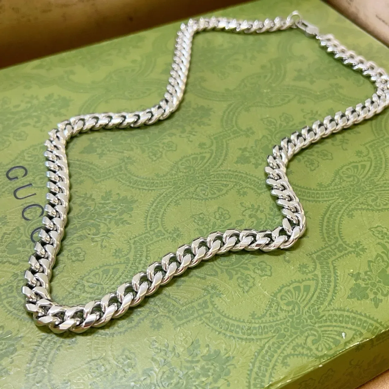 Collier Gucci Chaîne Curb-Link Ton Argent 9