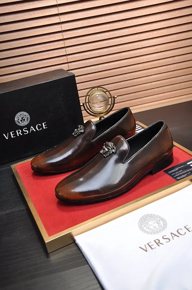 Gucci Dionysus Loafer Polished Brown Leather Slip-On Loafer 7