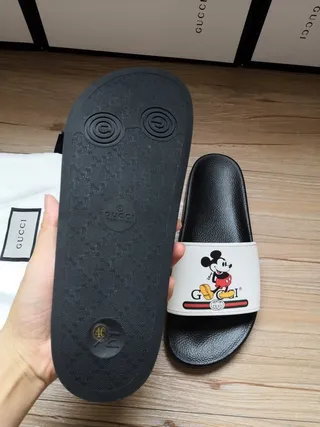 Gucci Disney Mickey Mouse chinelos 2