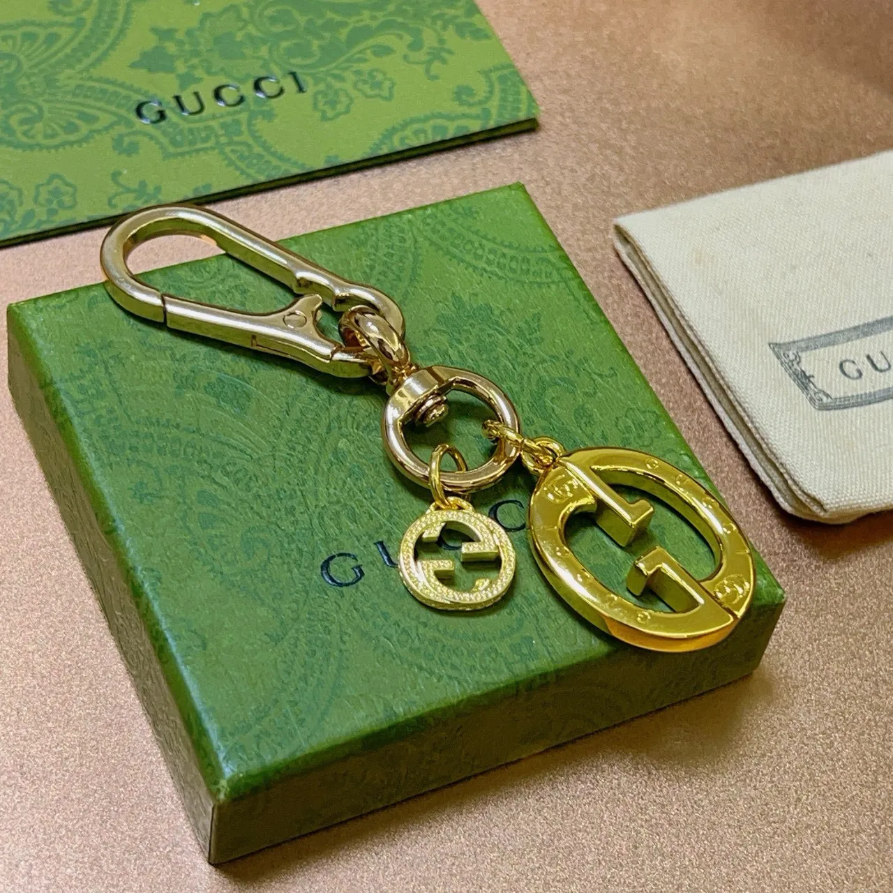 Gucci Double G Pulseira Chaveiro Tom Dourado 4