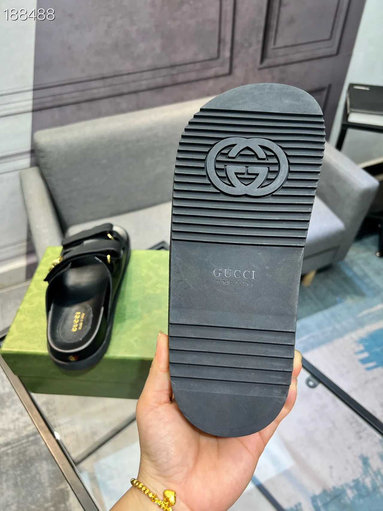 Gucci Sandalias de doble correa slide negro dorado hebilla G interlocking casual 3