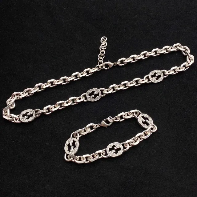Gucci Collier Chaîne Médaillon GG Émaillé 3
