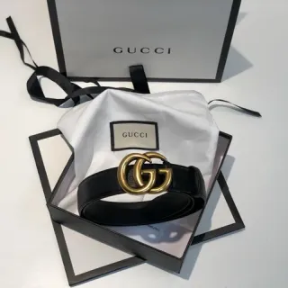 Gucci GG Marmont 黑色金色 Interlocking Double G 扣 平滑皮革腰带