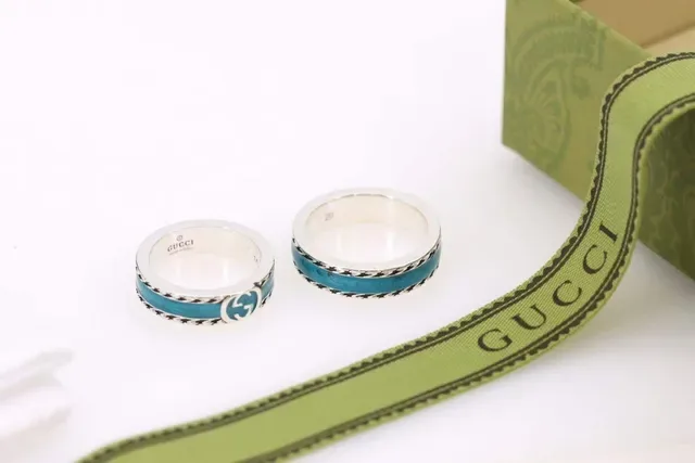 Gucci GG Marmont خاتم معدن فضي أزرق فيرغرونايت مينا مدمج 4