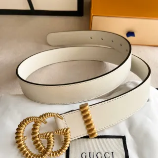 Gucci GG Marmont 盘绕双 G Off-White 皮带