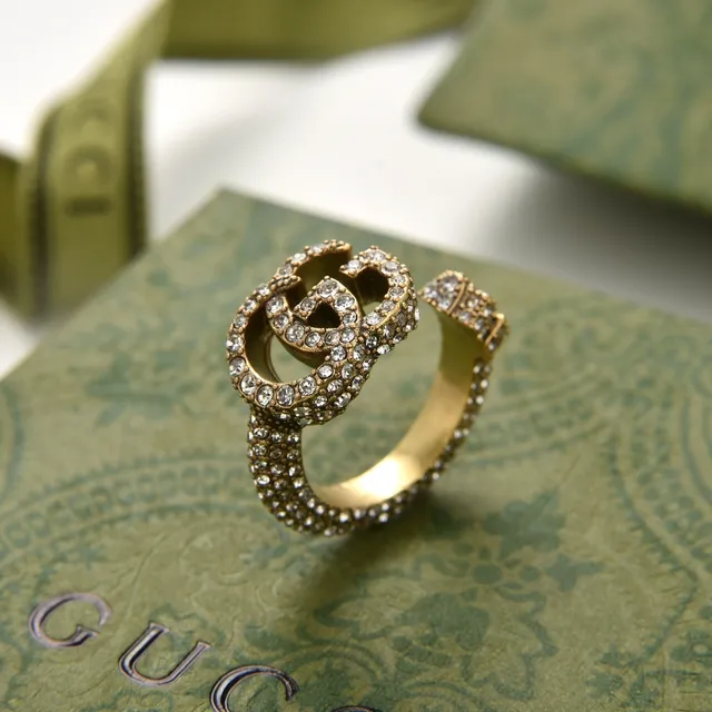Gucci GG Marmont Anillo Abierto Dorado con Cristales 4