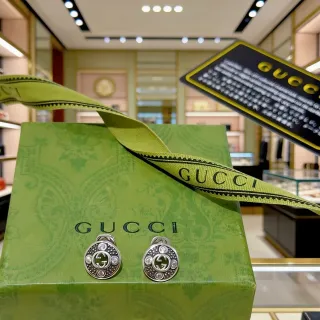 Gucci GG Marmont Brincos com cristais Interlocking G