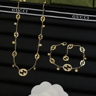 Gucci GG Marmont সোনা রুপা চেইন Interlocking G চার্মস হার