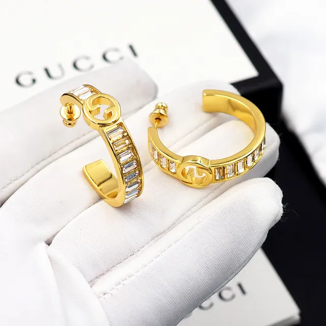 Gucci GG Marmont सोनालि टोन लम्बा आकृति क्रिस्टल हुप ईयररिंग्स 9