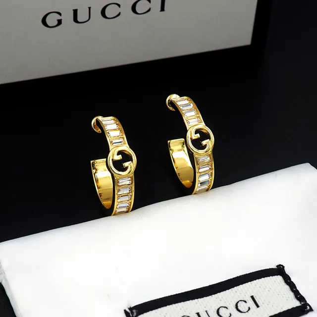 Gucci GG Marmont सोनालि टोन लम्बा आकृति क्रिस्टल हुप ईयररिंग्स 10