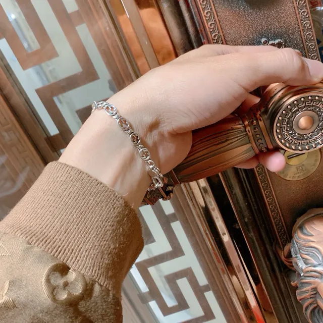 Gucci GG Marmont Interlocking G Logo سوار فضي 3