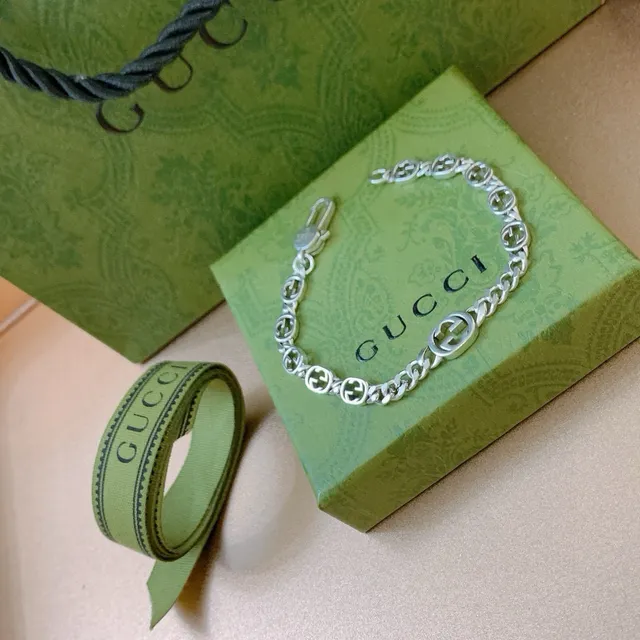 Gucci GG Marmont Interlocking G Logo سوار فضي 4