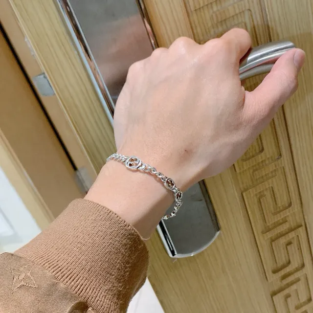 Gucci GG Marmont Interlocking G Logo سوار فضي 5