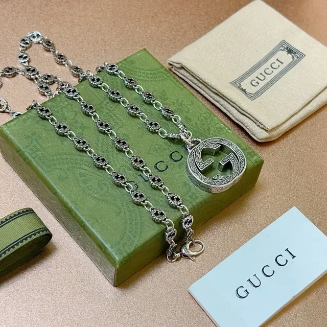 Gucci GG Marmont Interlocking G Motif Silver-Toned Necklace 9